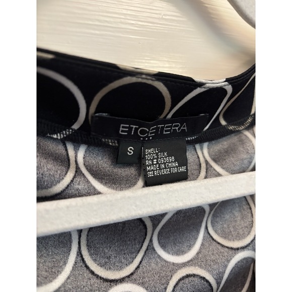 Etcetera Women's Black 100% Silk Circle Pattern Cowl Neck Blouse Size‎ Small - Picture 2 of 6